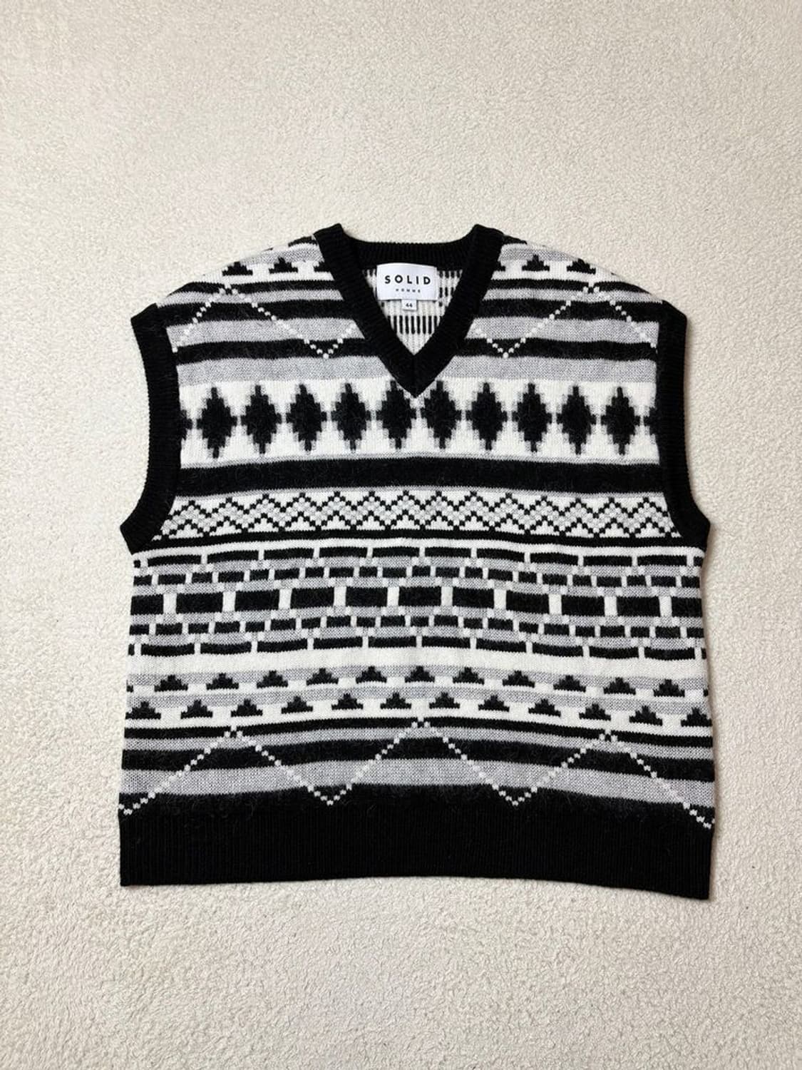 솔리드옴므 22FW 자카드 모헤어 니트 베스트 PN6569 상품이미지1