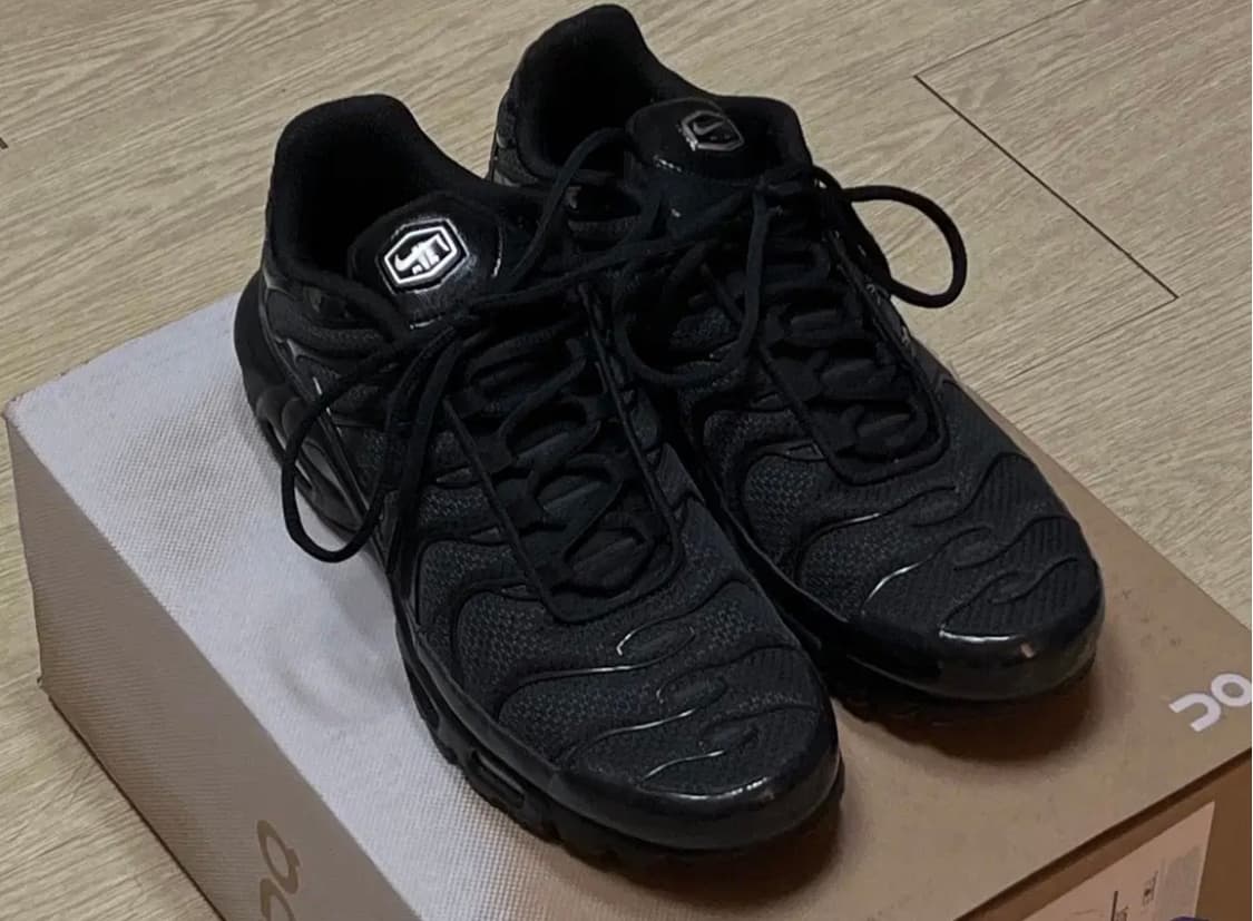 나이키 tn트리플에스 상품이미지1