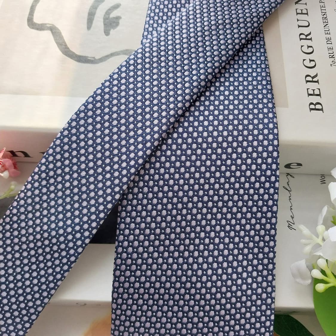 닥스 실크 네이비 도트 패턴 넥타이 8cm 슬림 A+등급 K2115
 상품이미지2