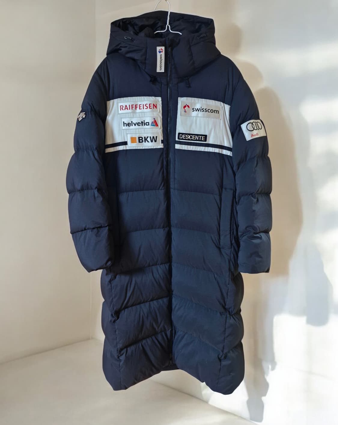 데상트 아우디스폰서 헤비다운 롱패딩 블랙100(실측105) 상품이미지1