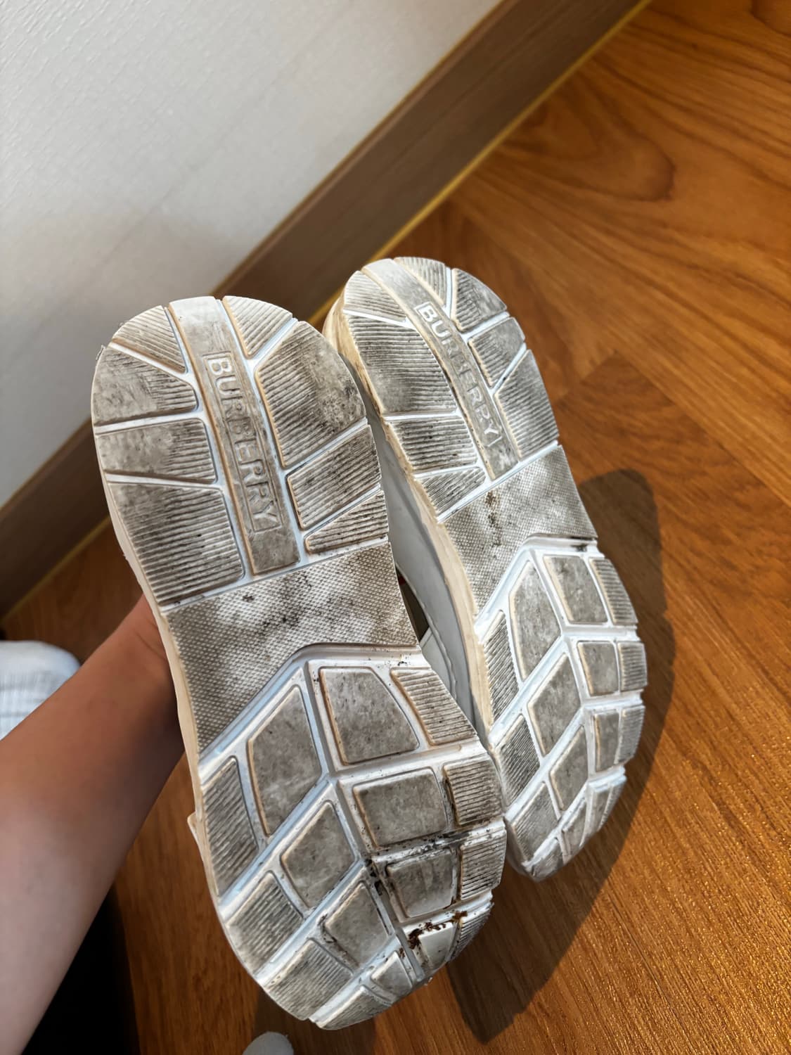 버버리 스니커즈 250 상품이미지4