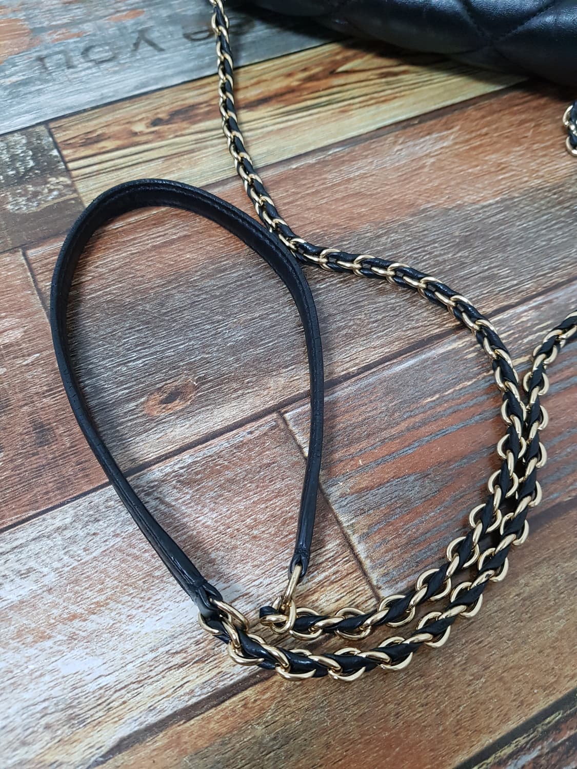 [정품] 페라가모 바라지니 퀼팅 크로스백 블랙 상품이미지6