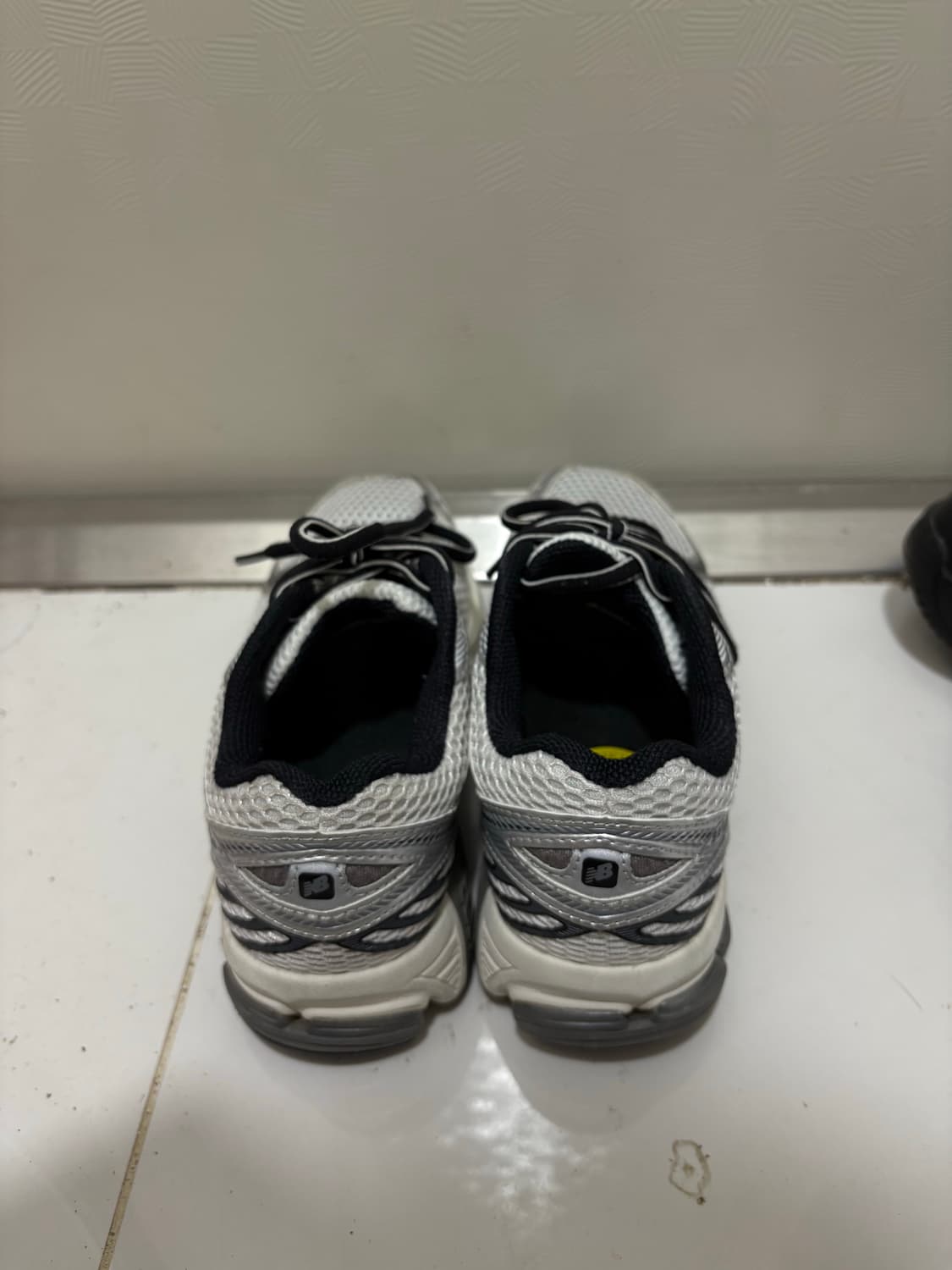 New Balance 뉴발란스 860v2 Optic White 230 상품이미지3