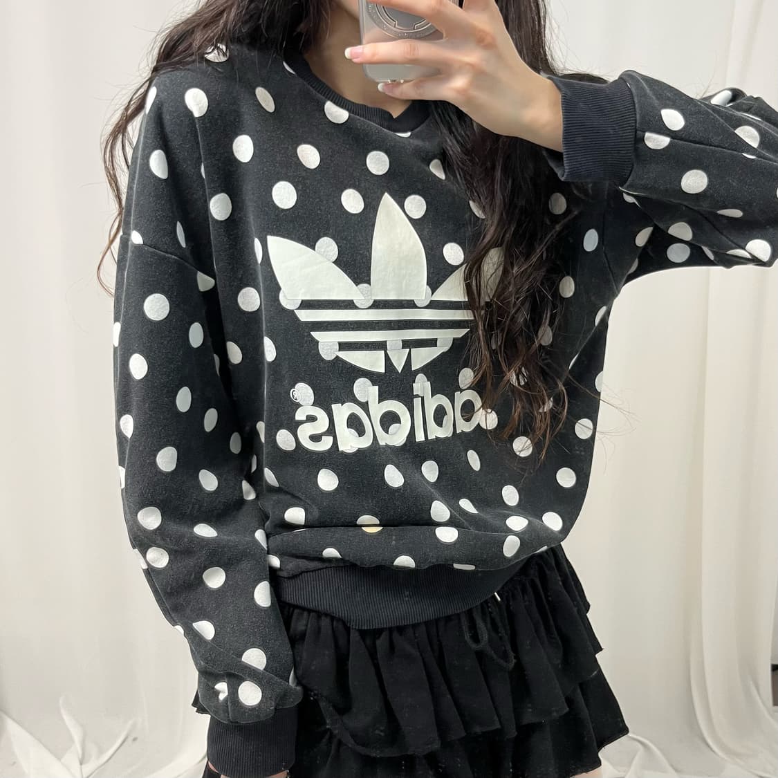 Adidas black dot sweatshirt 상품이미지3