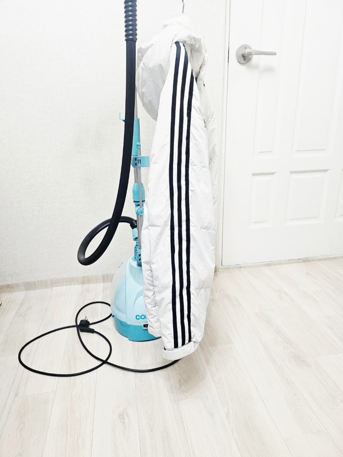 (105~110)XL ☆우주매물☆ 아디다스 3st [흰검] 덕다운패딩 상품이미지5