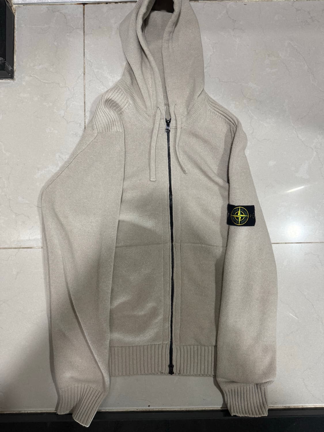 [당일출고,L사이즈] 스톤아일랜드 램스울 니트 후드집업 상품이미지1