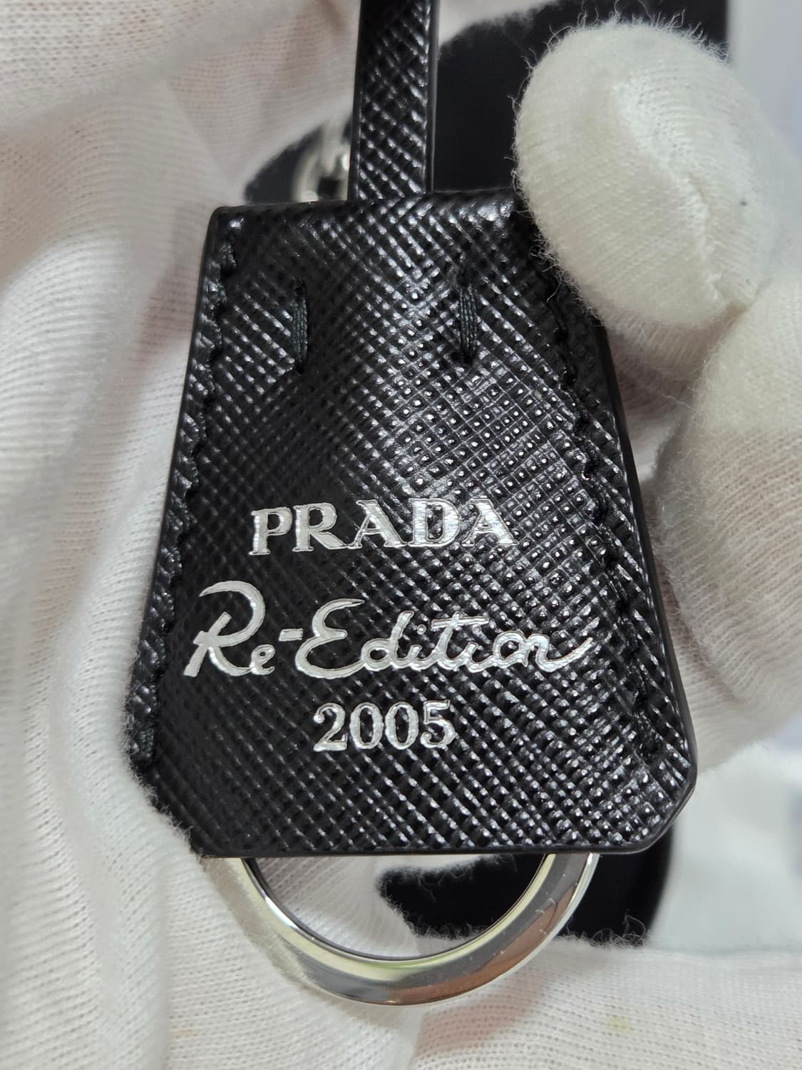 [새상품급, 25년식] 프라다 리나일론 테수토 은장 체인 호보백  상품이미지5