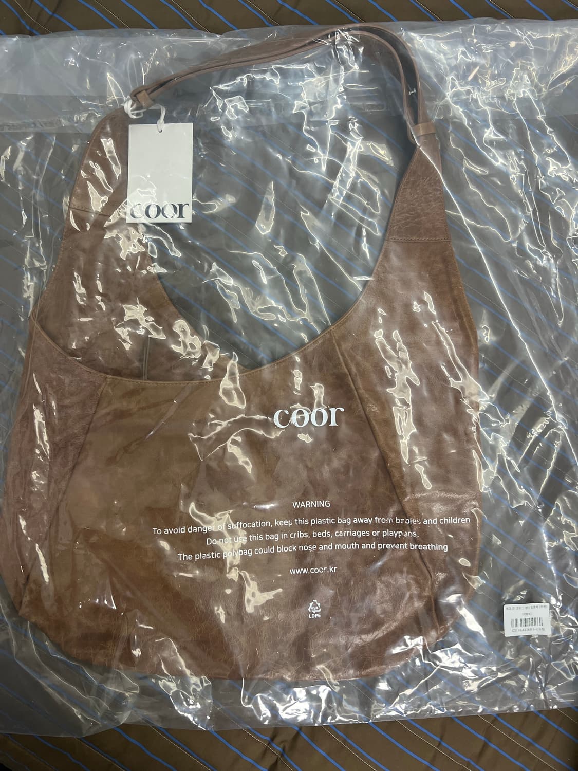 쿠어 하프문  크로스 레더 토트백 상품이미지2