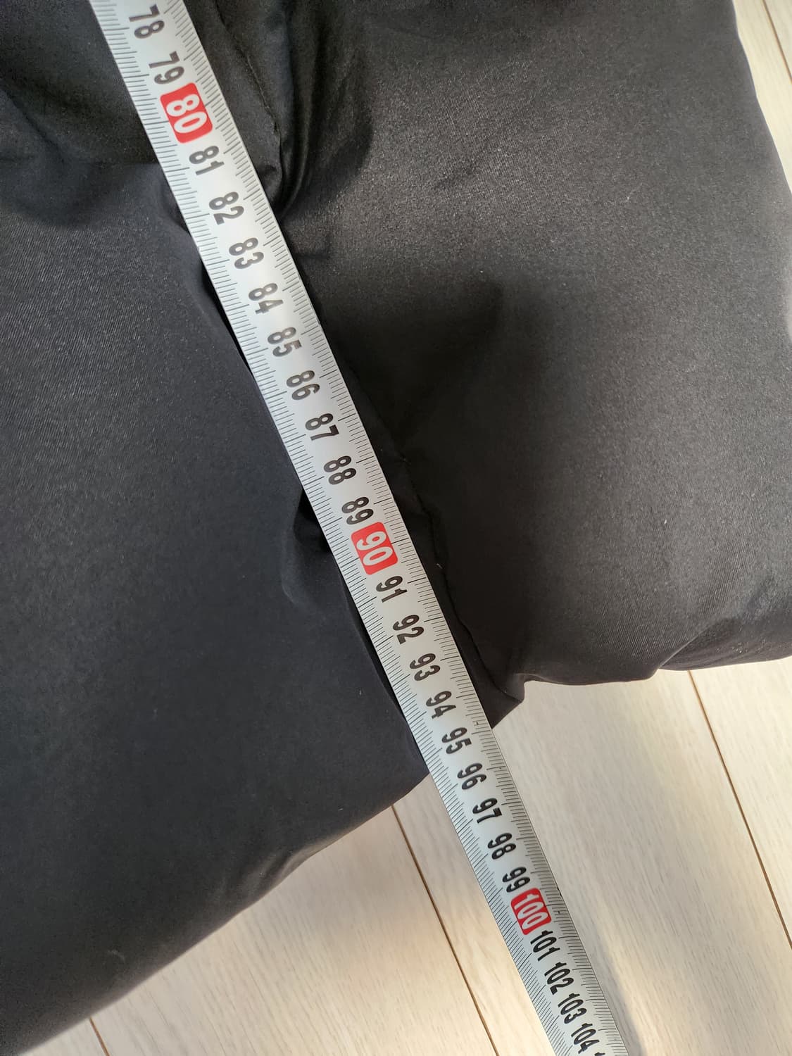 유니클로 덕다운 여성 롱패딩 사이즈L

지퍼 사용감 외에 오염하자없이 깨 상품이미지2