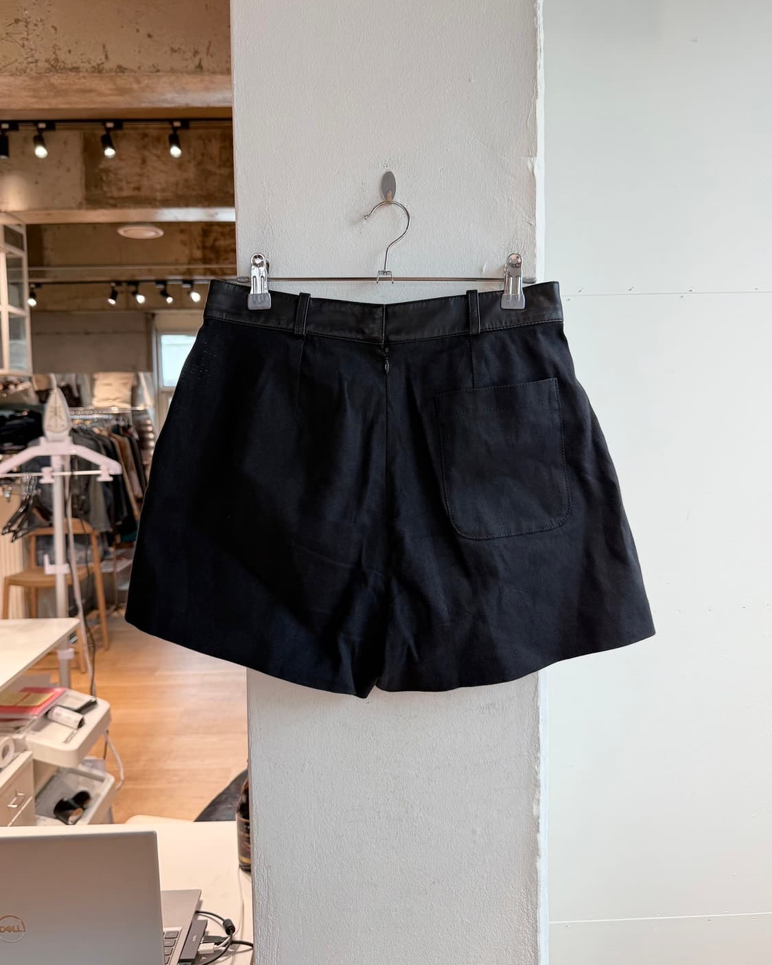 발렌시아가 블랙 레더 코튼 하프 팬츠  상품이미지5