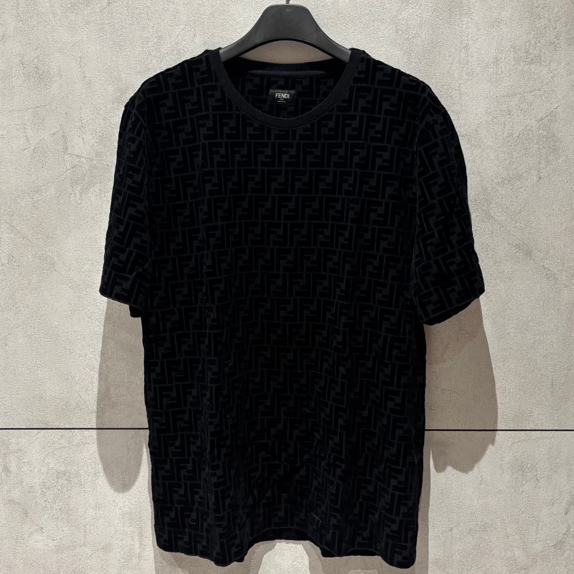 A+ / XL (105) 펜디 FF 자카드 벨벳 반팔티 블랙 상품이미지1