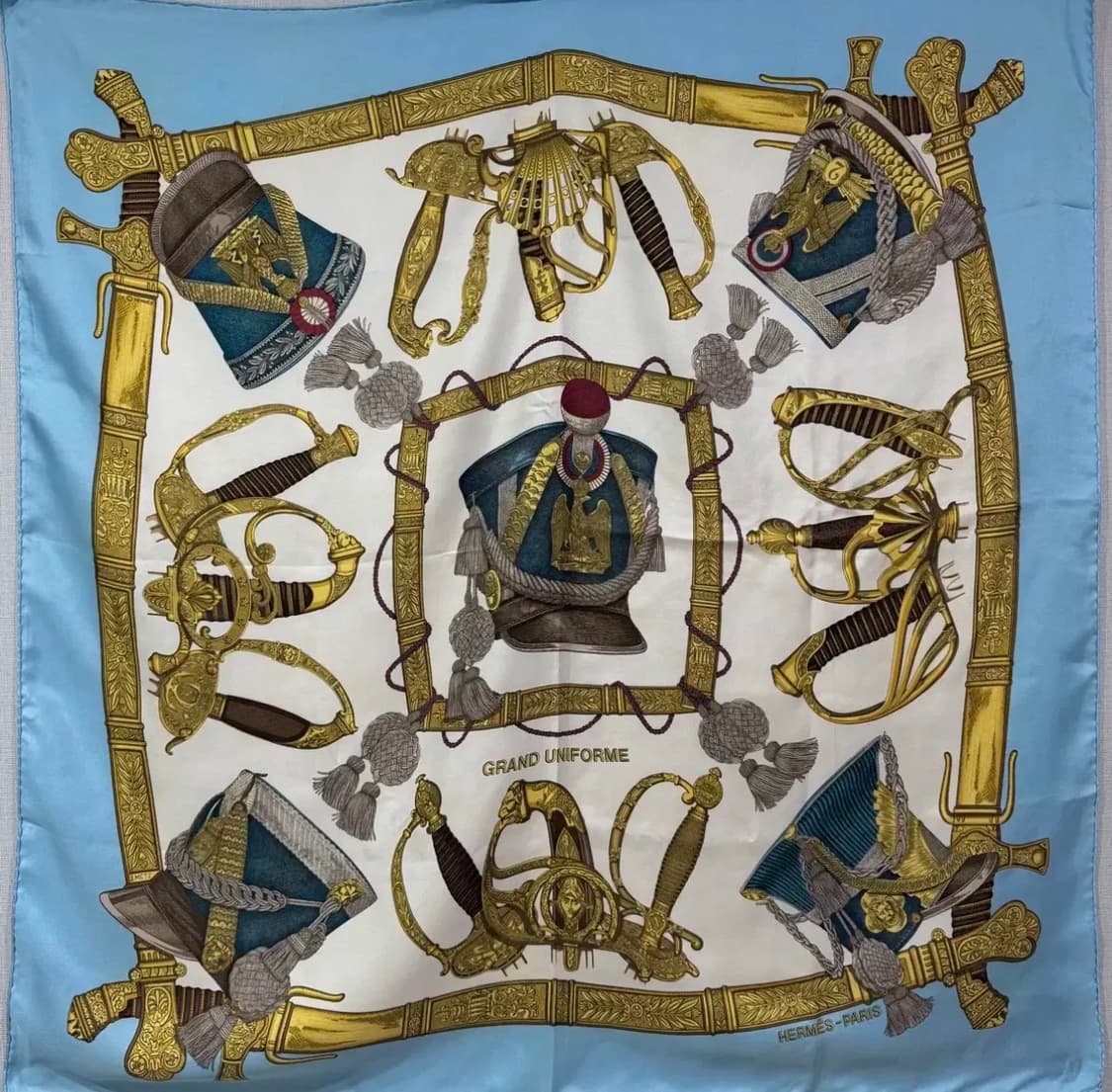 에르메스 실크 스카프 까레 90 GRAND UNIFORME 상품이미지6