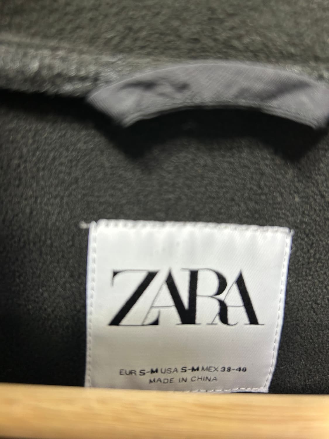 자라 후리스 집업 포켓 블랙 남성 M  상품이미지3