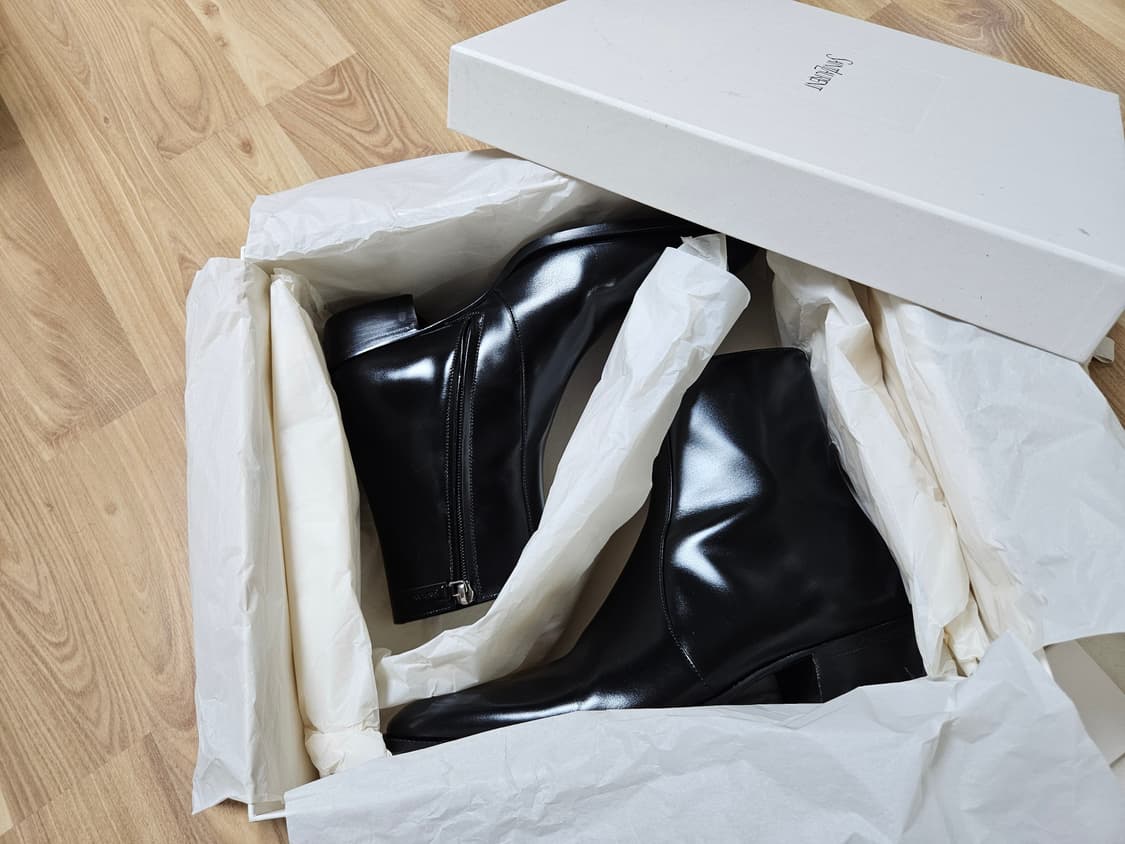 생로랑 로만 지퍼 앵클부츠 블랙 상품이미지9