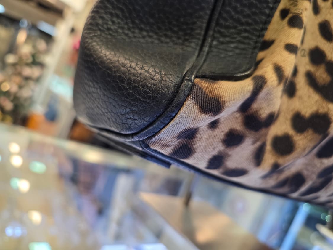 돌체앤가바나Dolce&Gabbana의 레오파드 프린트 숄더백 상품이미지4