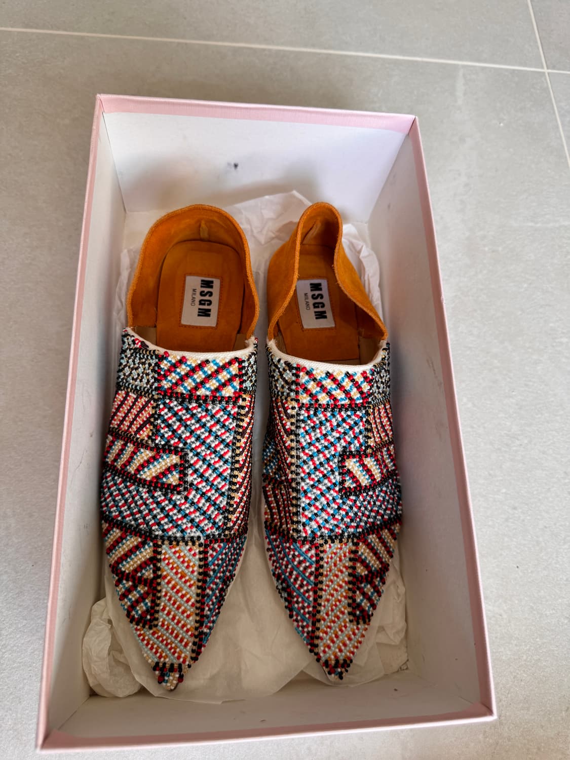 새상품 MSGM 엠브로이더리 비즈 바부슈 로퍼&슬리퍼 37(240) 상품이미지2