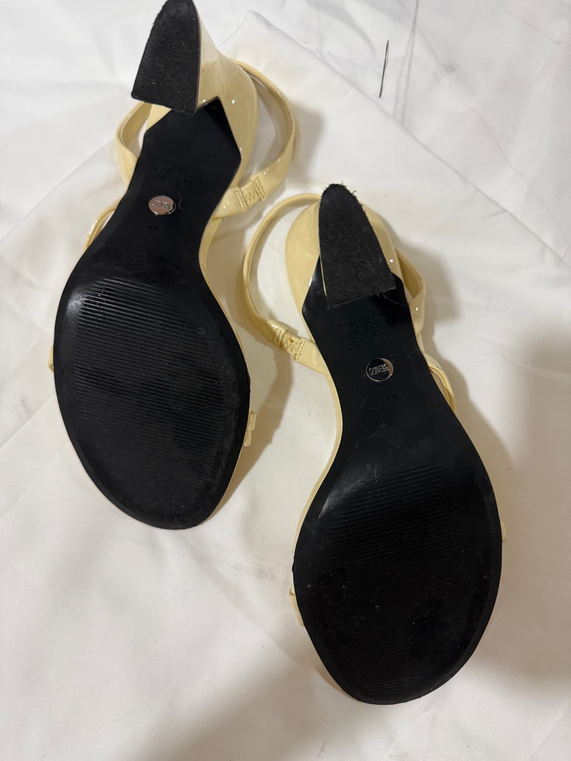 Zara 레몬 힐 샌들 상품이미지3