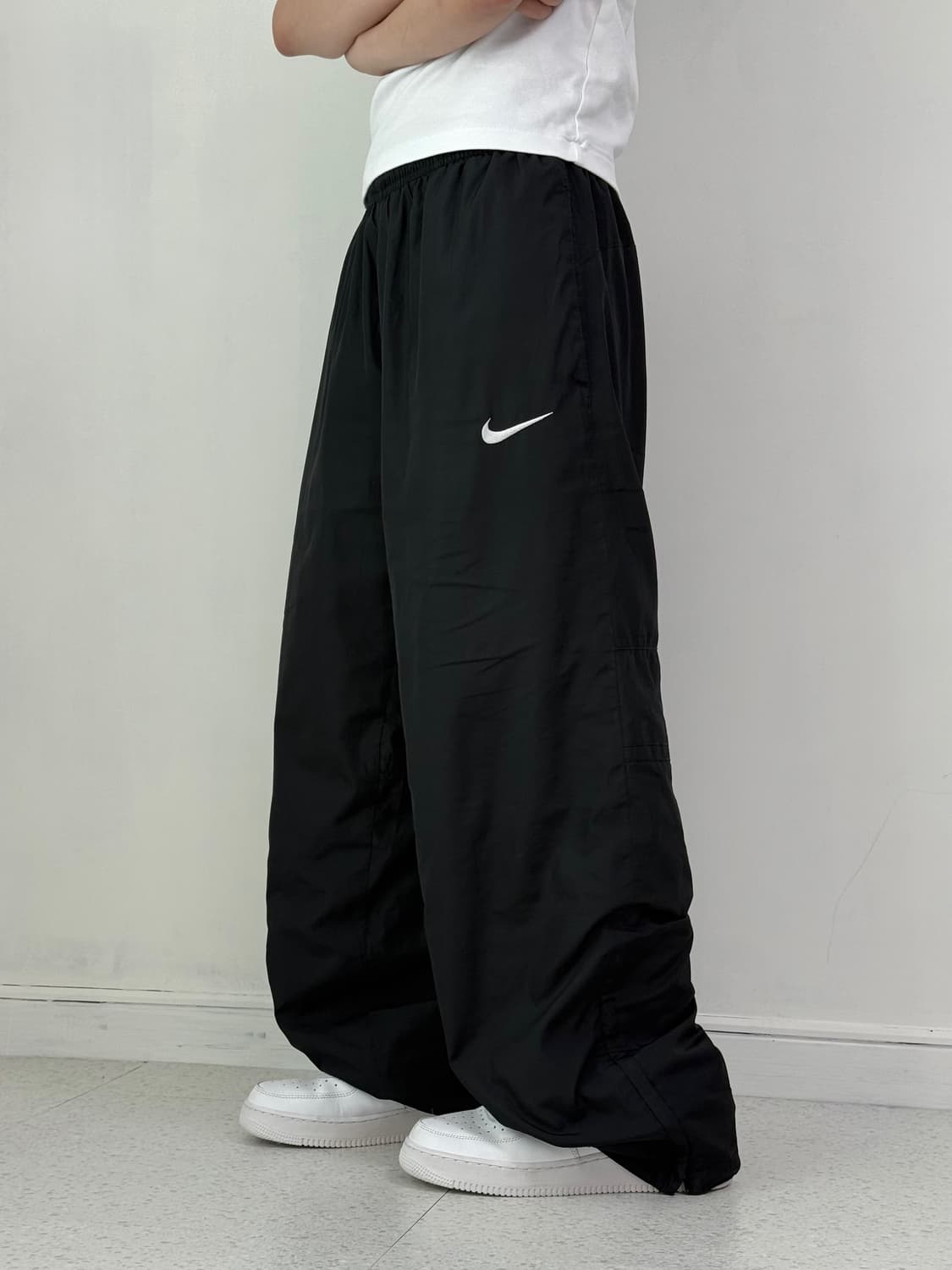 나이키 블랙 나일론 팬츠 상품이미지2