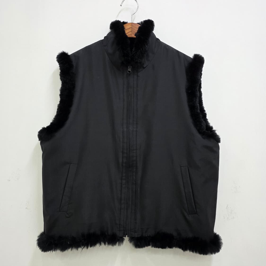 리버시블 실크100% 래빗퍼 블랙 베스트 상품이미지2