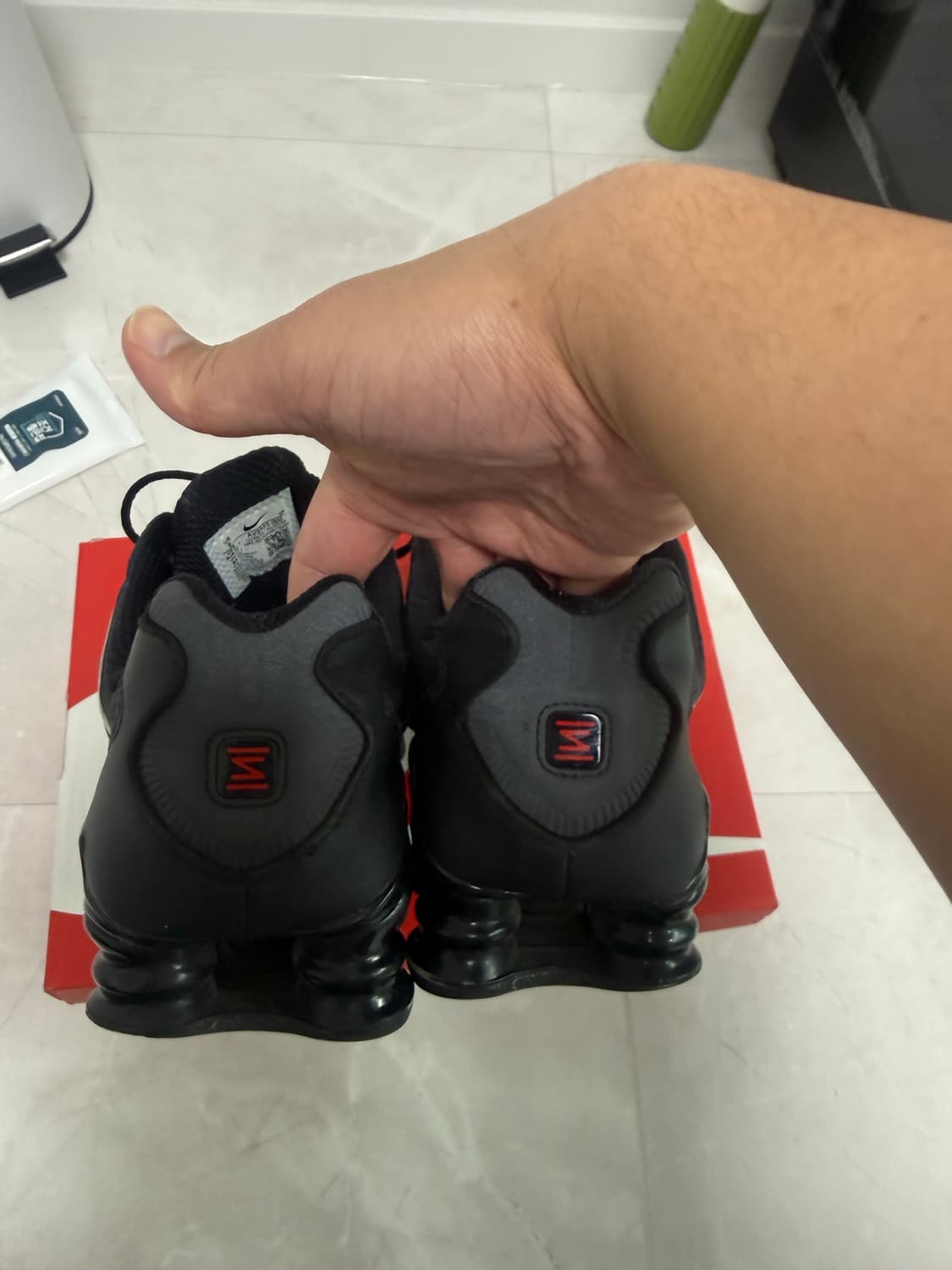 나이키 샥스 TL 270 올블랙 상품이미지2