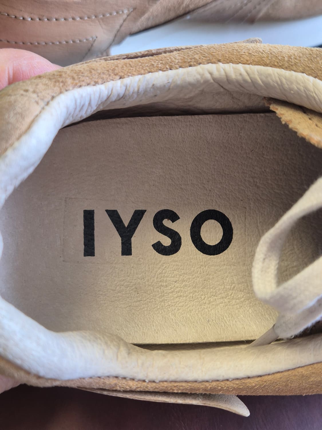 이소(IYSO) 270/EU42 남자스니커즈  상품이미지7