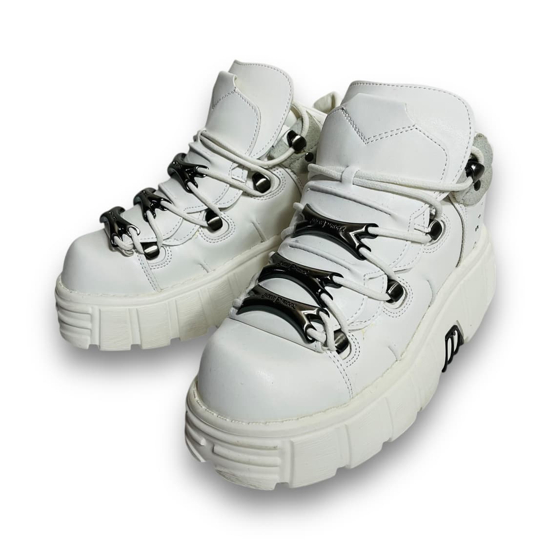 Punk Mid Buckle Platform White Shoes 상품이미지1