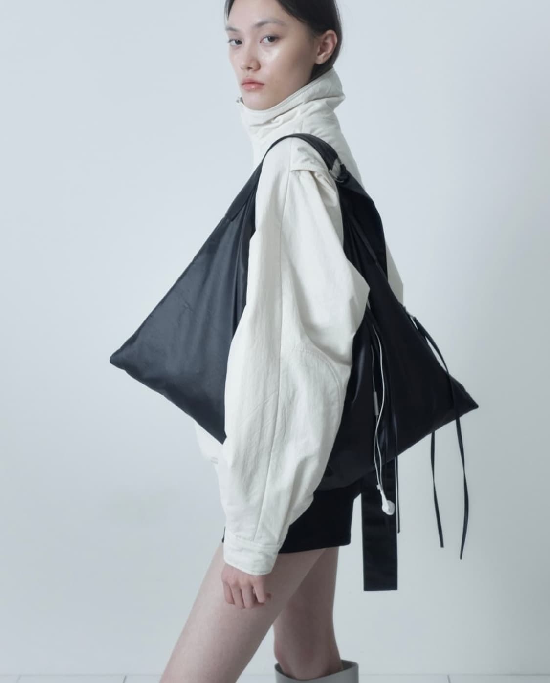 세릭 숄더스트링백 상품이미지2