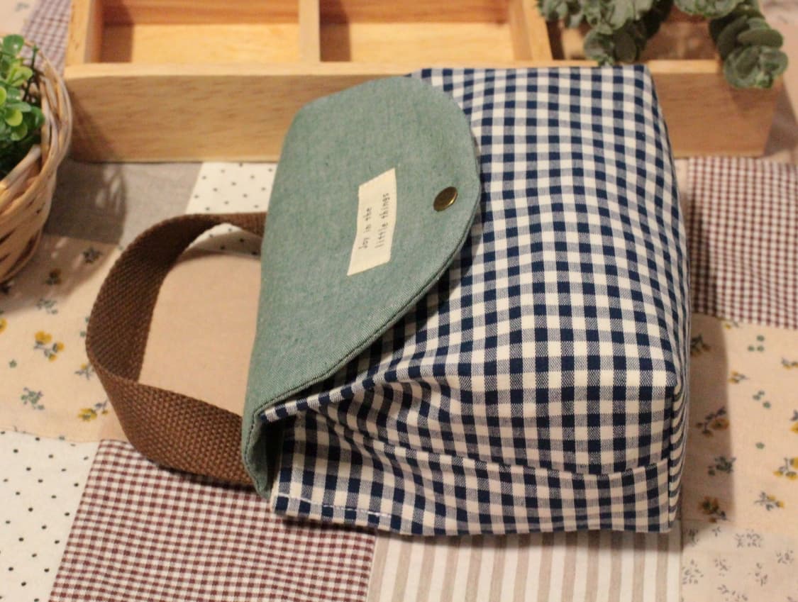 핸드메이드 손잡이 네이비체크 박스 파우치 상품이미지2