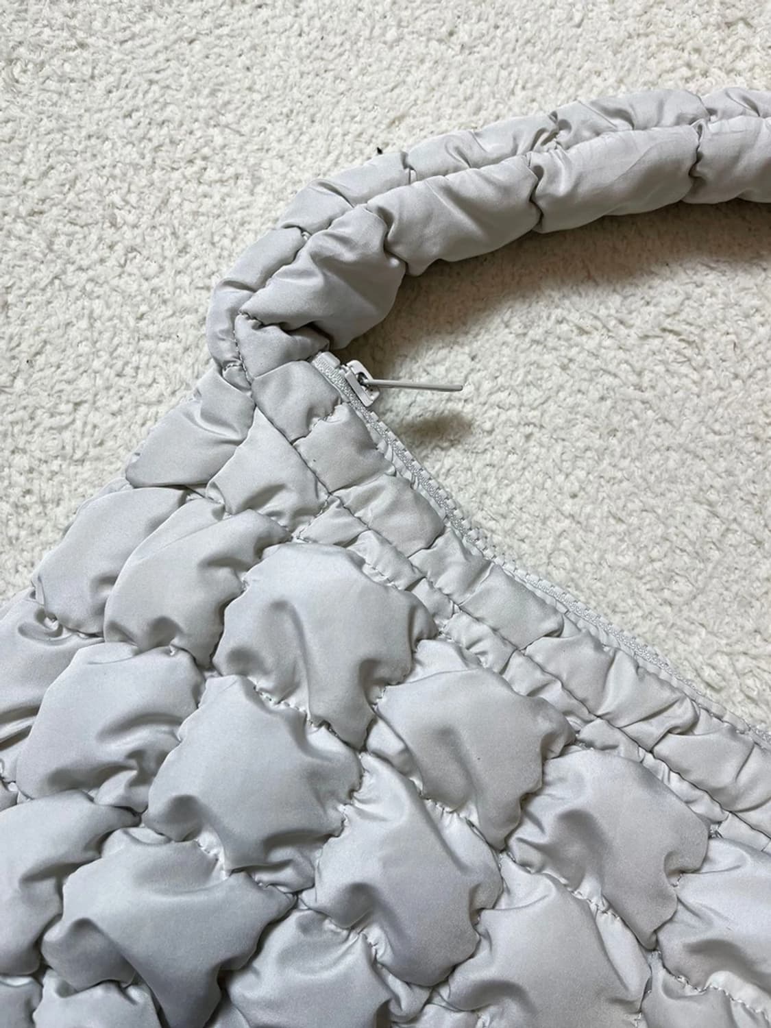 코스 COS 퀄티드 구름백 미니 가방 A1735 상품이미지2