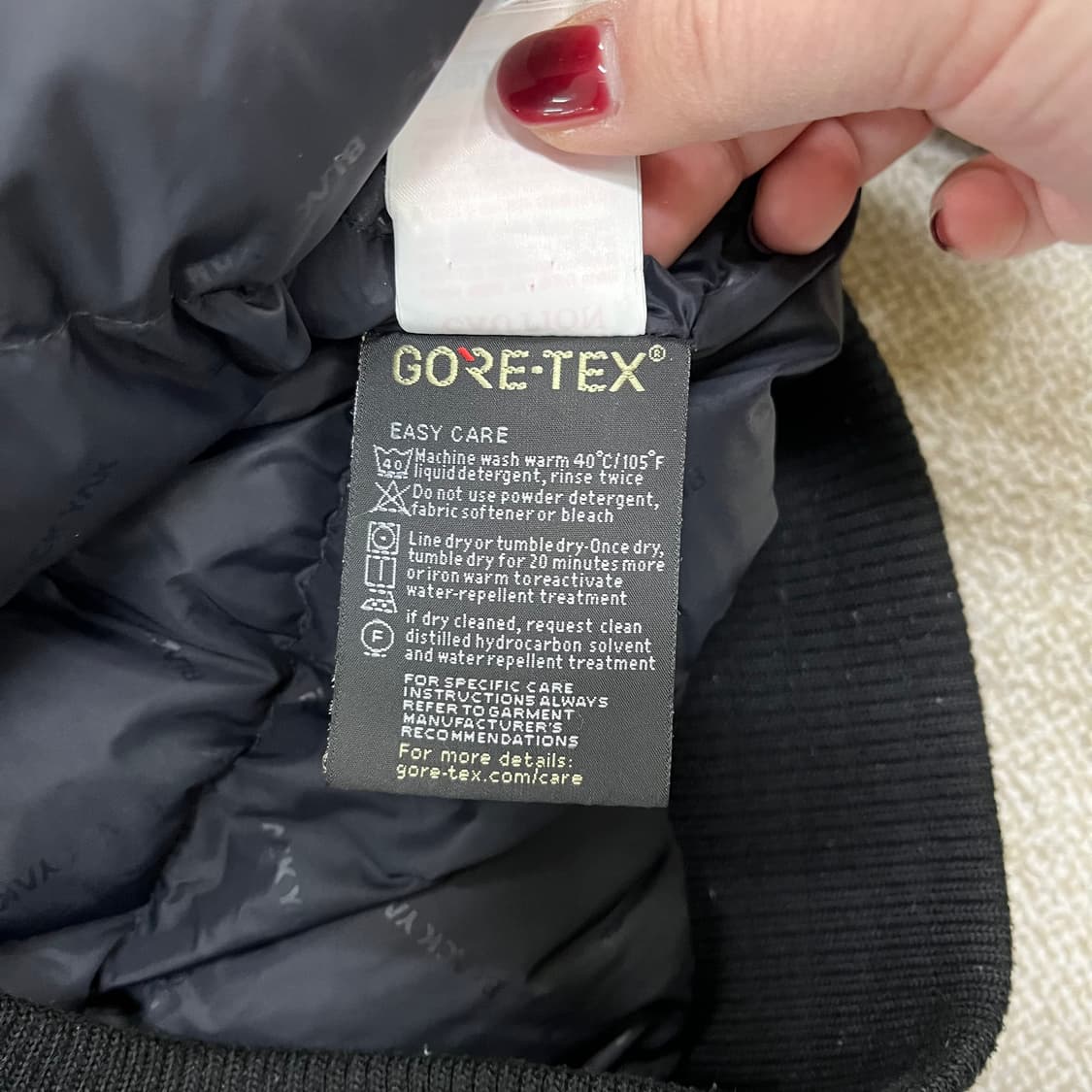 [100] 블랙야크 고어텍스 구스다운 후드 숏 패딩 점퍼 0105M1 상품이미지4