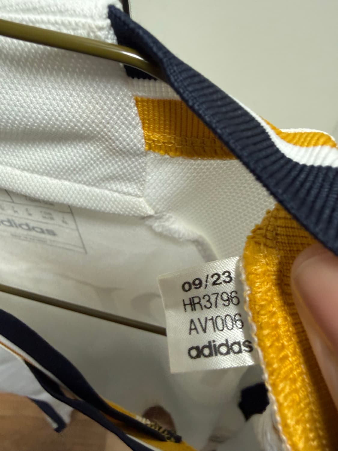 23-24 레알 마드리드 모드리치 유니폼 상품이미지4