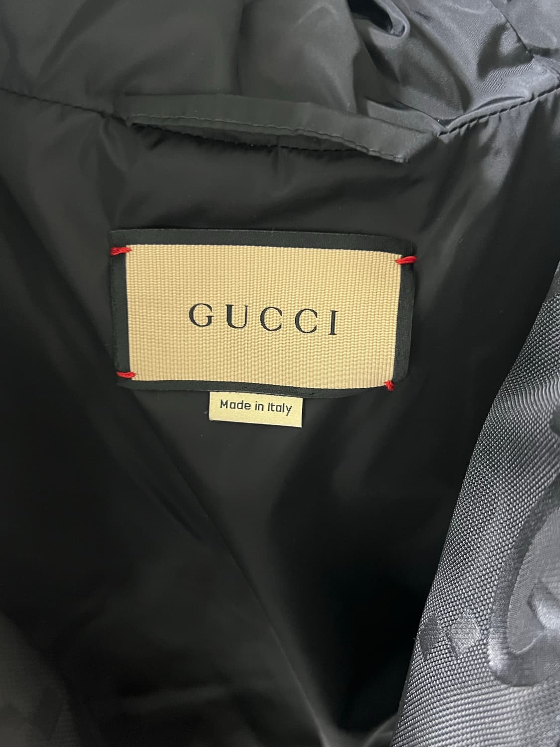 [정품] 백화점판 , 새상품급 / 46 구찌 GG 로고 패딩 블랙 상품이미지4