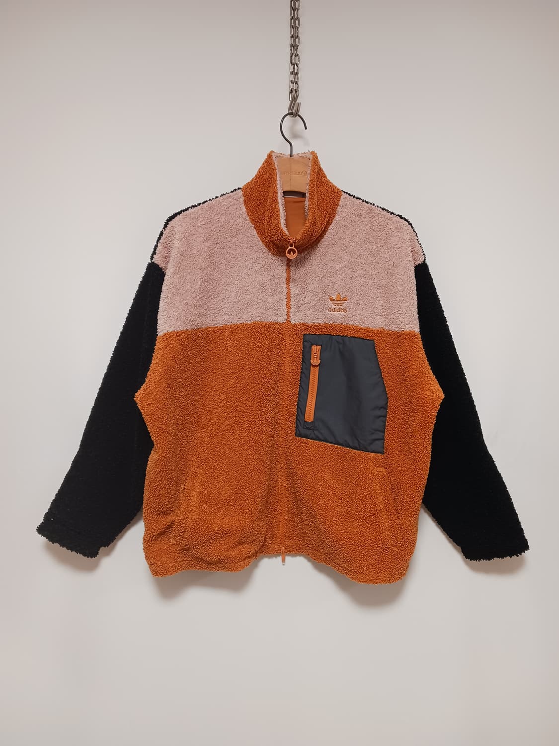 아디다스 쇼트 셰르파 자켓 상품이미지1