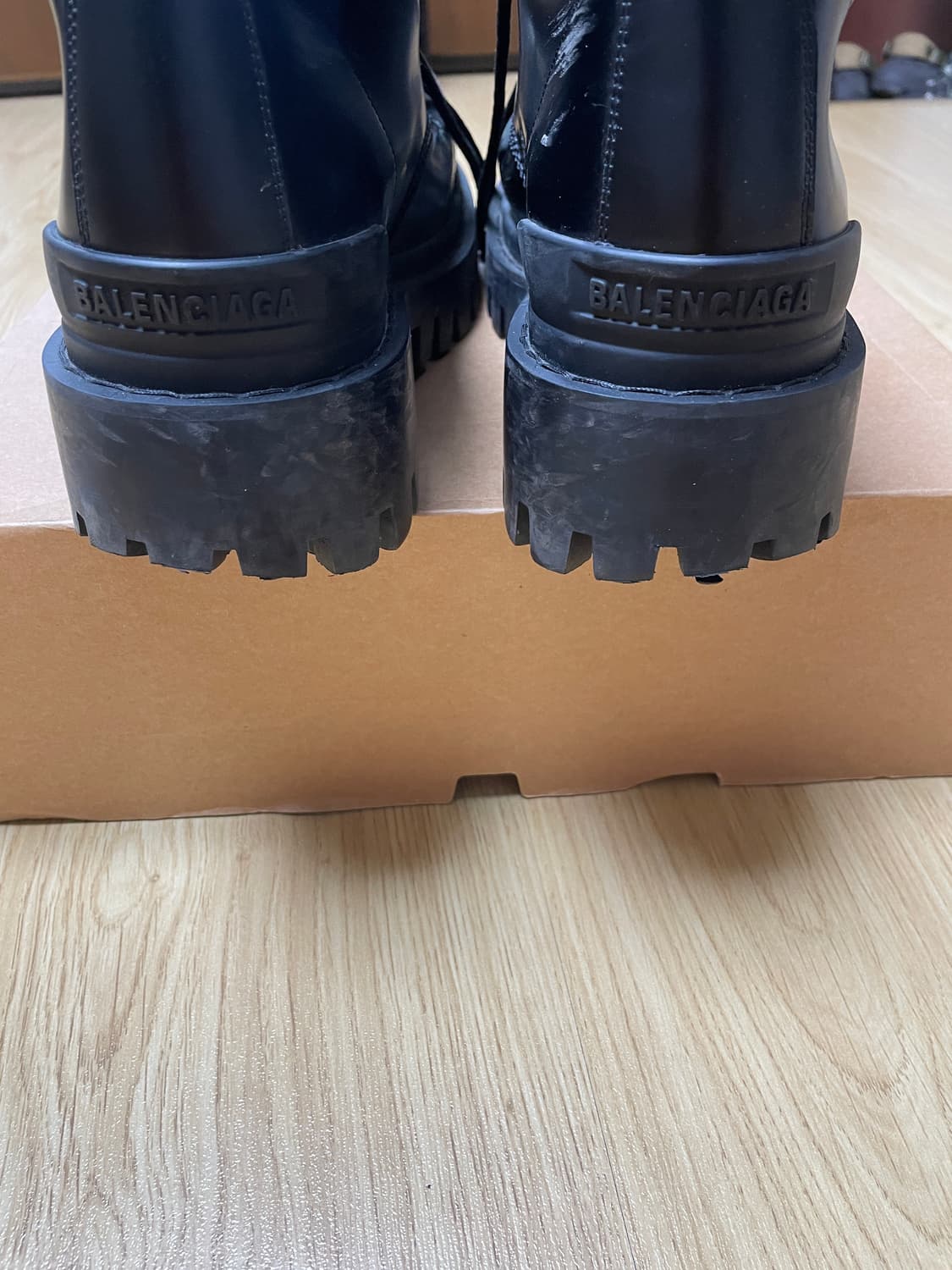 발렌시아가 스트라이크 컴뱃 부츠 42 상품이미지3