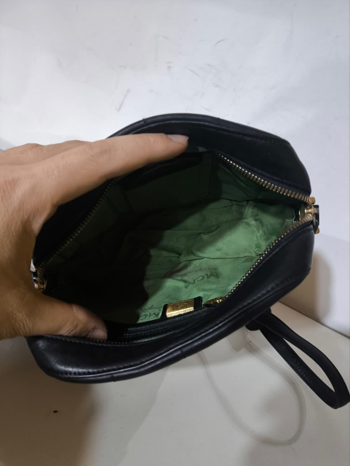 엠씨엠 미니 크로스백 상품이미지8