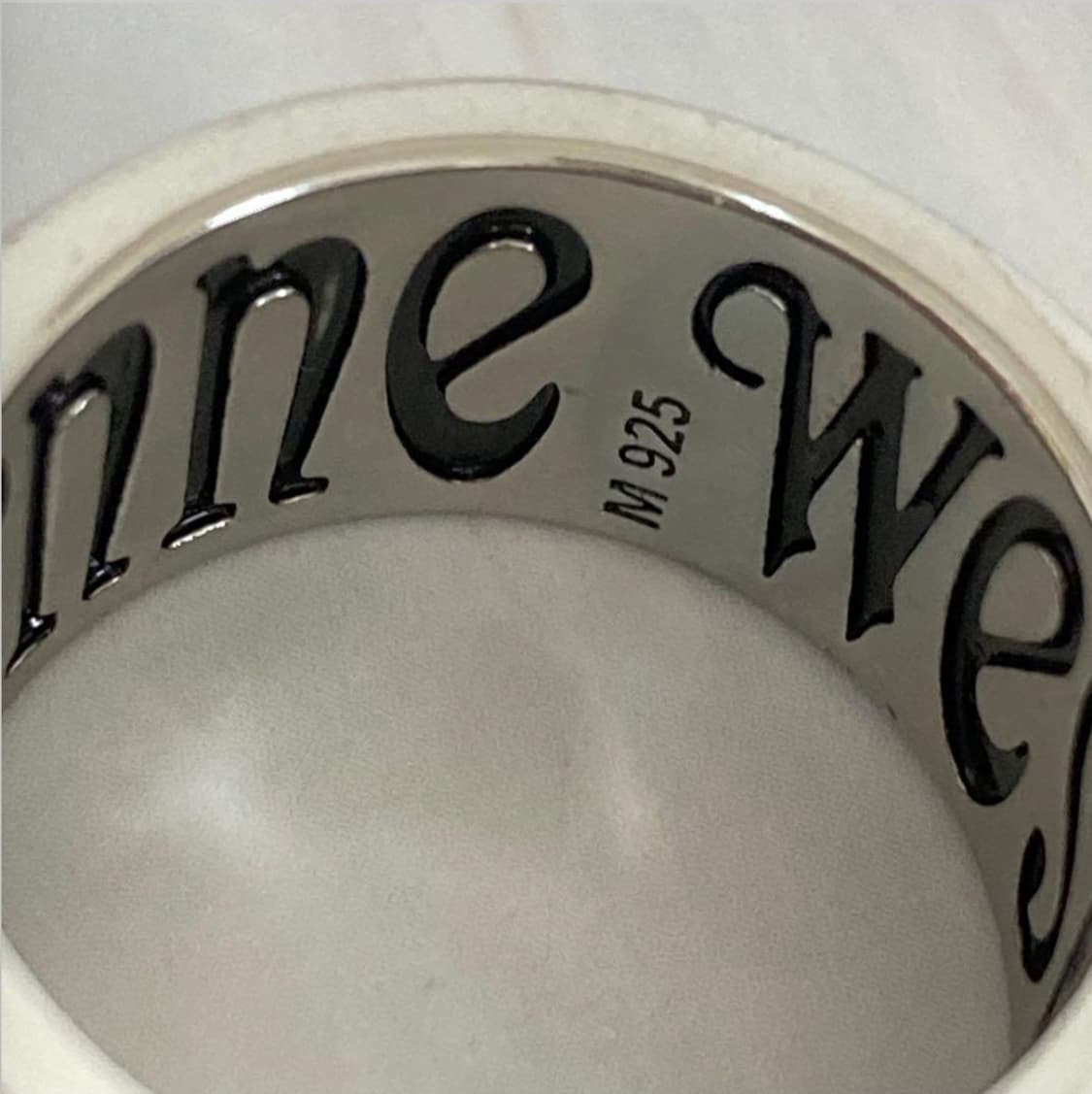 비비안웨스트우드 아카이브 레터링 각인 orb 펀칭 참 반지 상품이미지4