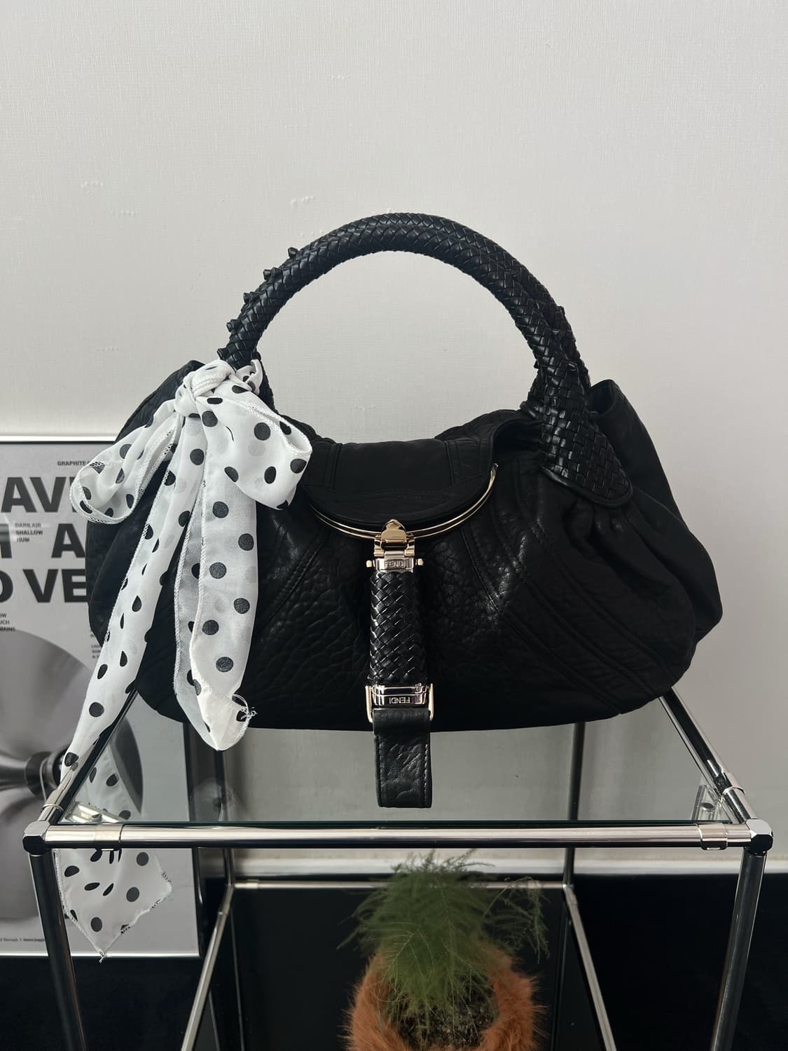 펜디 스파이 숄더백 상품이미지1