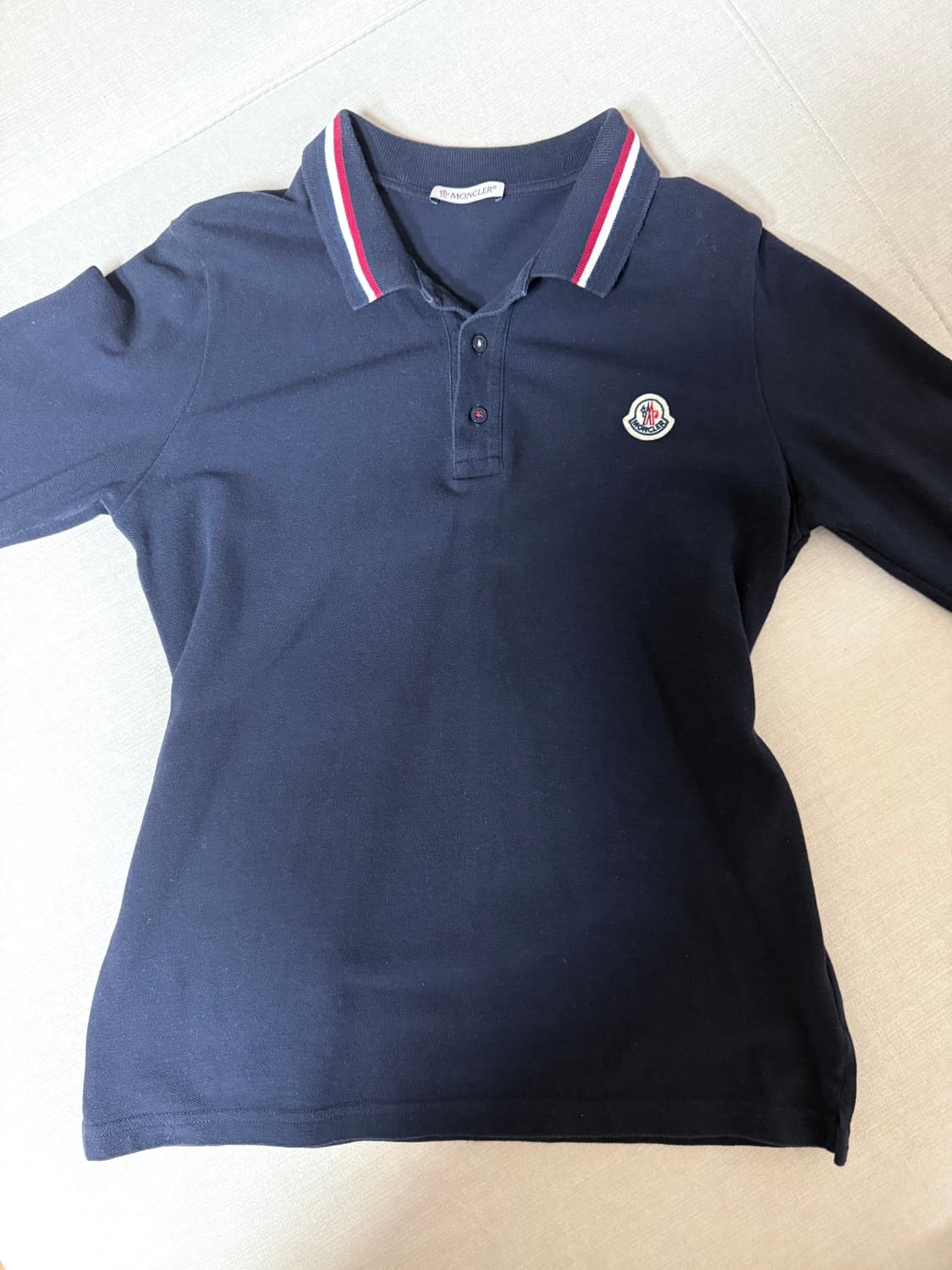 몽클레어 카라 긴팔티 상품이미지1