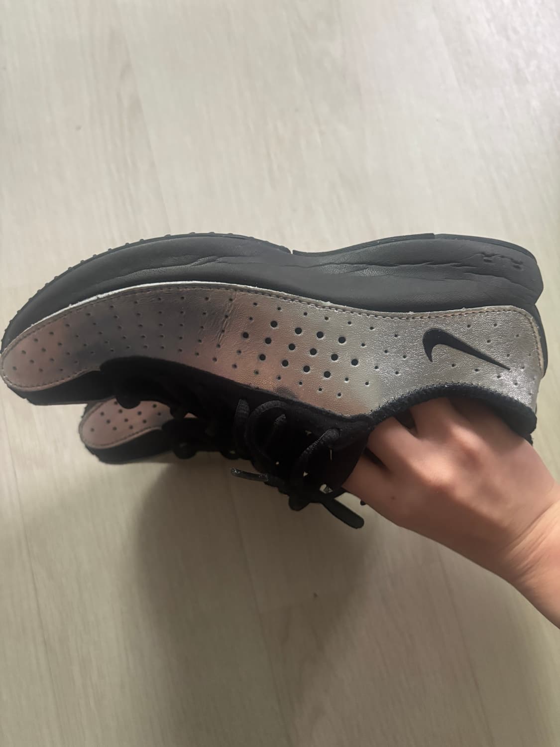 Nike 나이키 에어 슈퍼플라이 메탈릭 실버 앤 블랙 상품이미지3