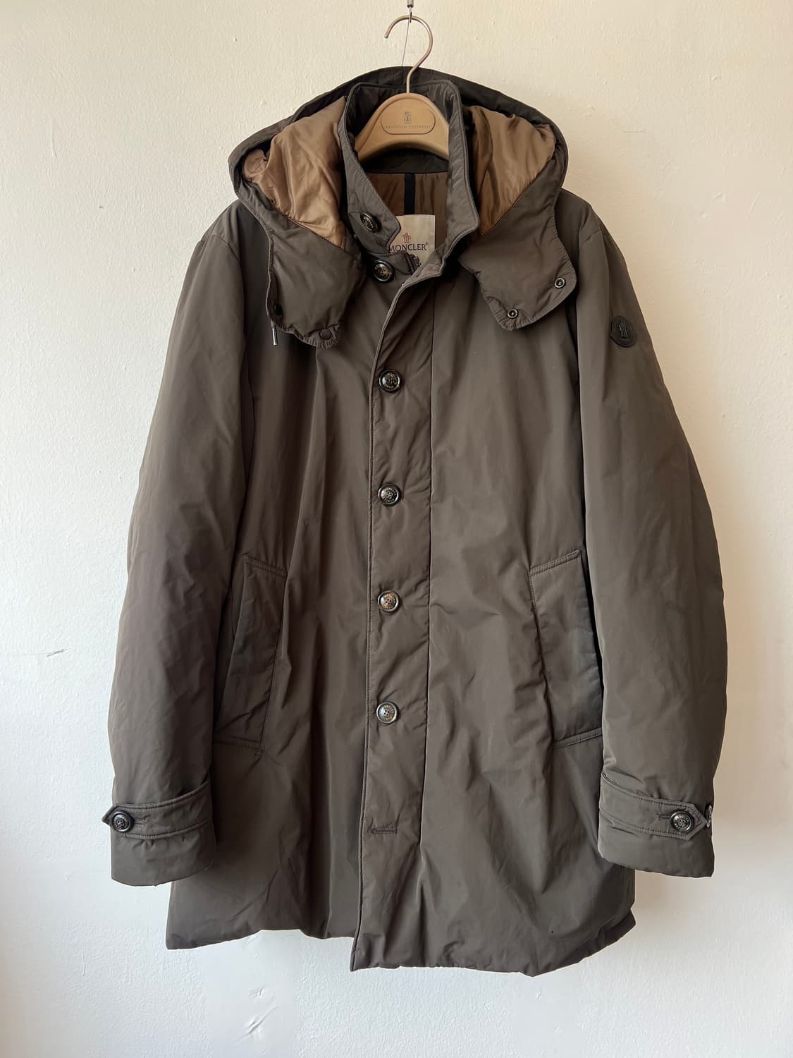 몽클레어 남성 카키 구스다운패딩 후드패딩점퍼 상품이미지1