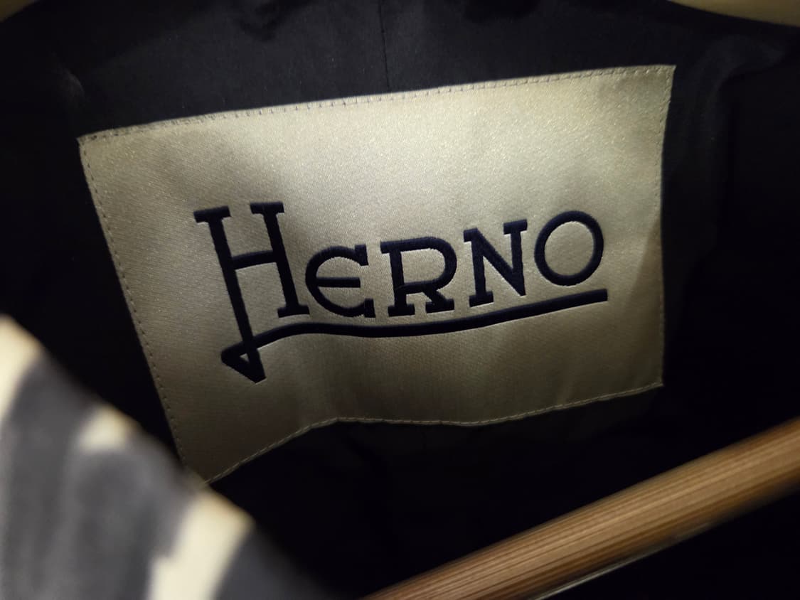 HERNO 블랙 화이트 패턴 반팔 쟈켓 상품이미지2