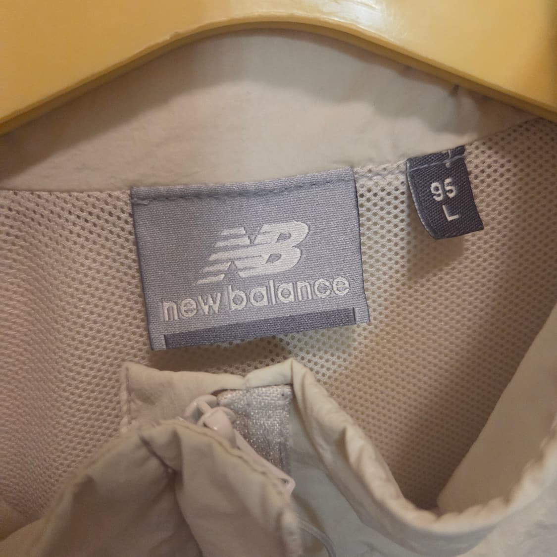 뉴발란스 액티브 크롭 바람막이 상품이미지3