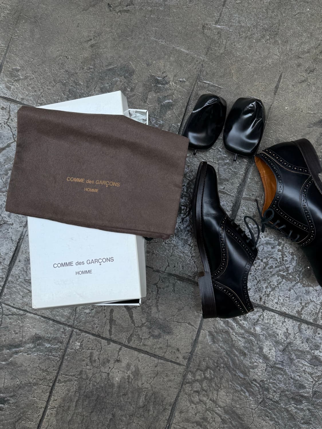 꼼데가르송 옴므 우드솔 에나멜 윙팁 더비슈즈 상품이미지1