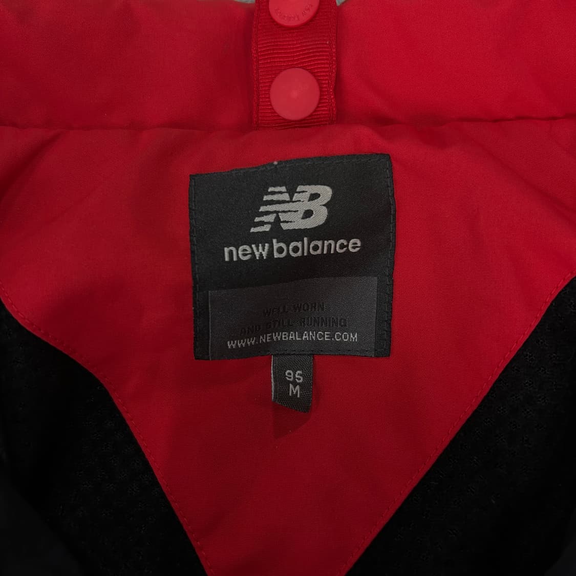 뉴발란스 블랙/레드 바람막이 자켓 m 상품이미지2