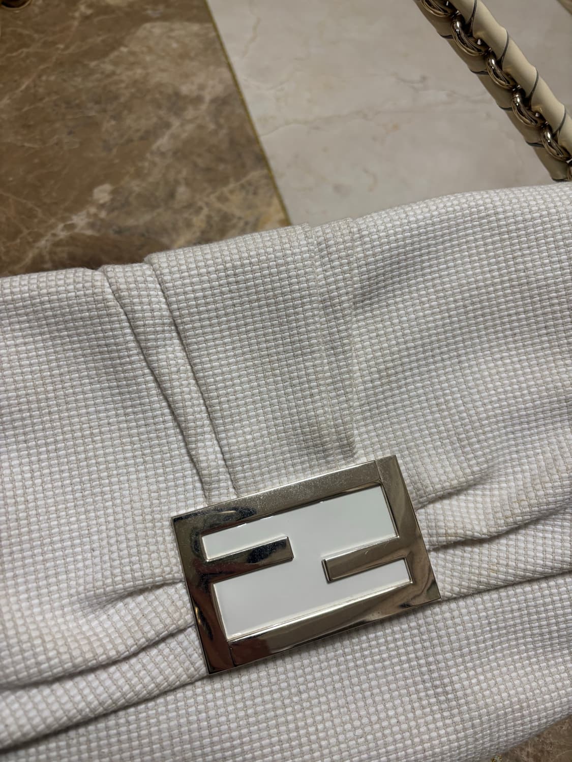 펜디 바게트라인 레더 주카 미아 숄더백 상품이미지2