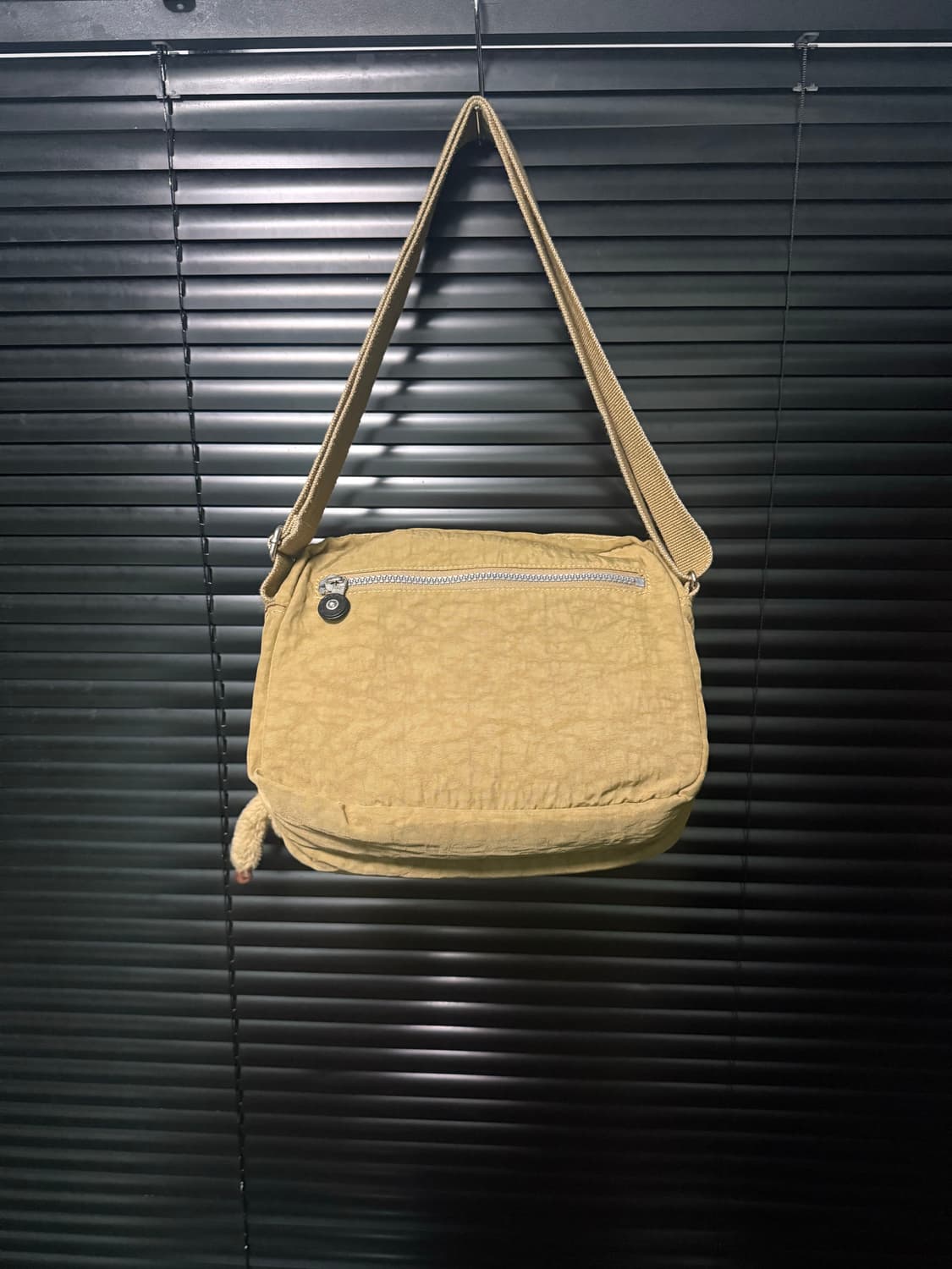 키플링 겨자색 크로스백 멀티 포켓 옐로우 고릴라 인형 키링 가방 숄더백  상품이미지5