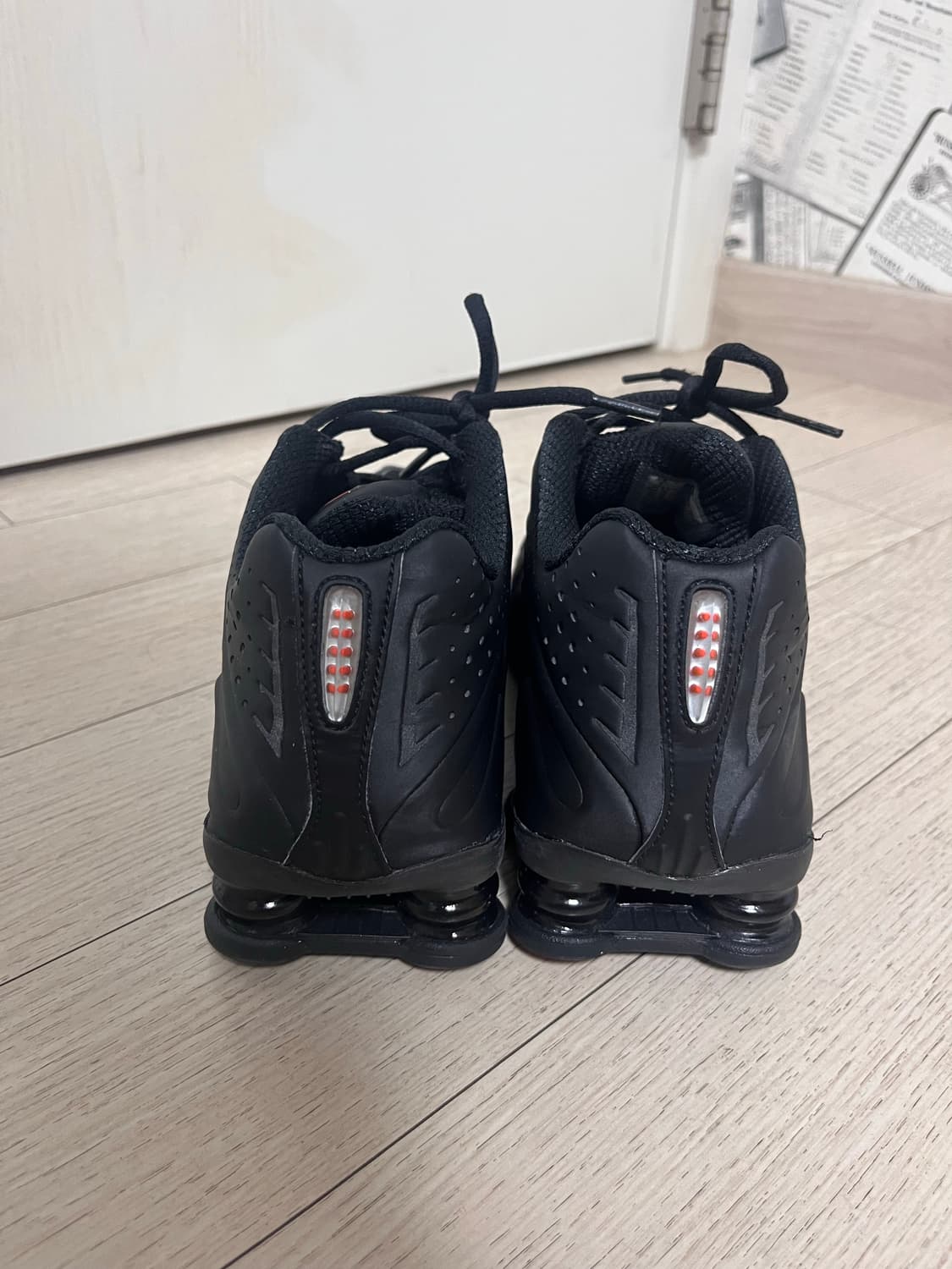 나이키 샥스 R4 블랙 235 상품이미지4