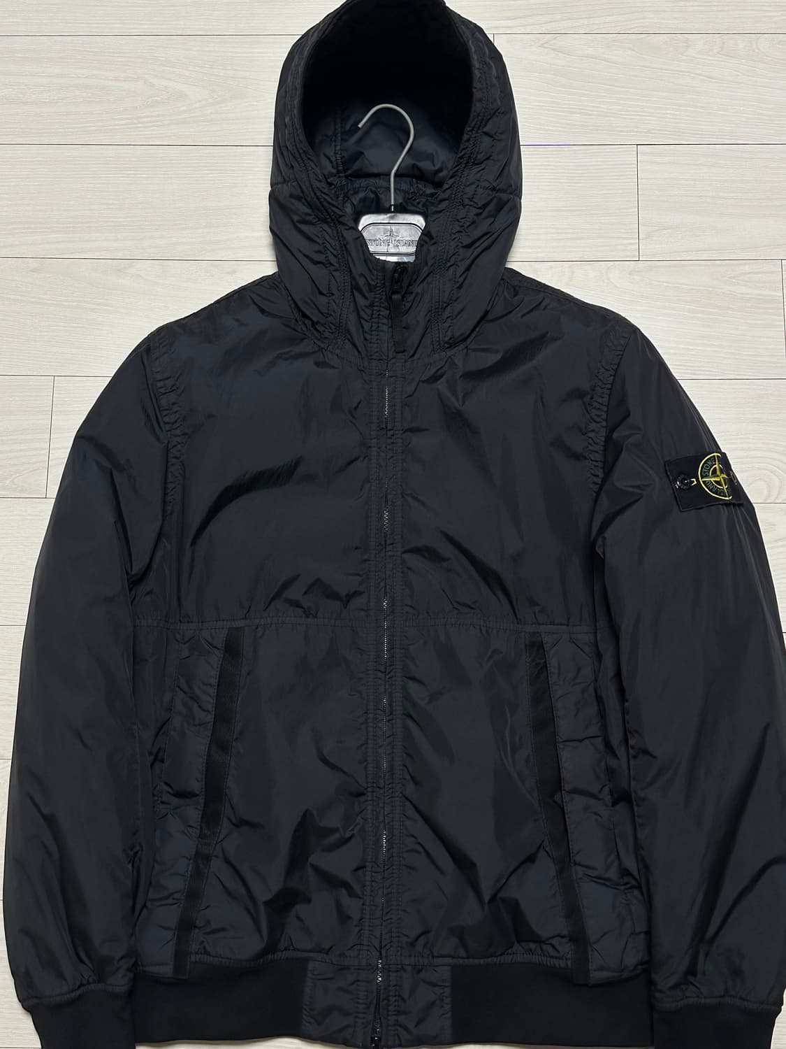 스톤아일랜드 크링클랩스 패딩 23fw 블랙 상품이미지5