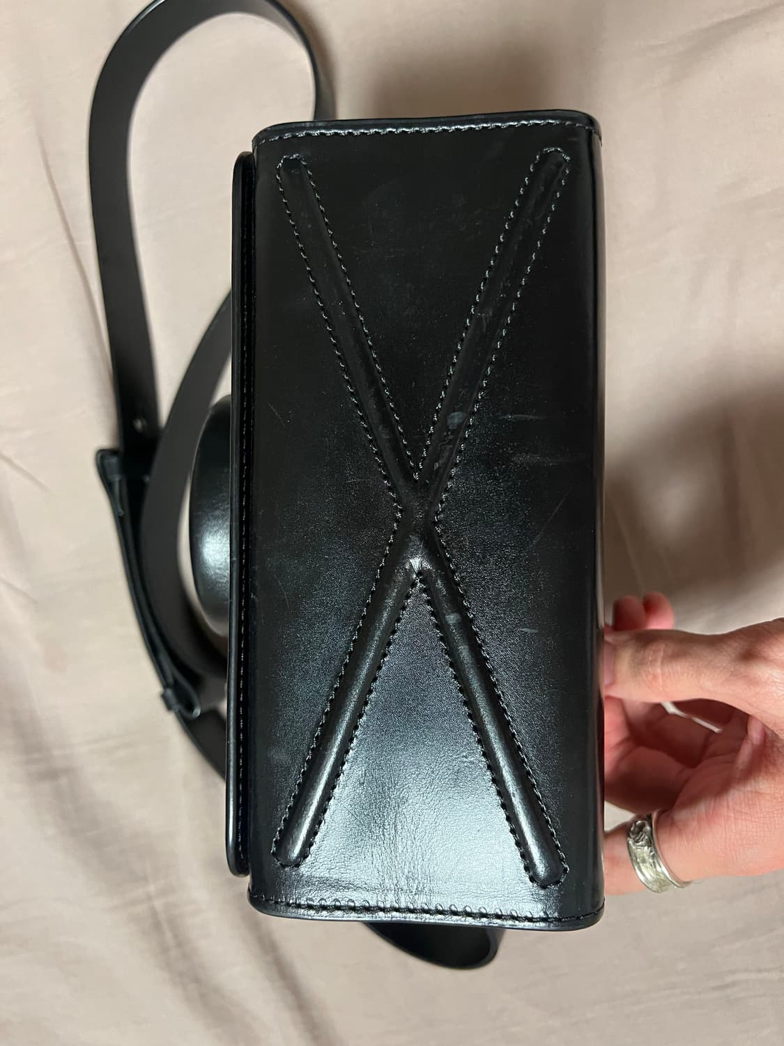 르메르 카메라백 블랙 라지 상품이미지3