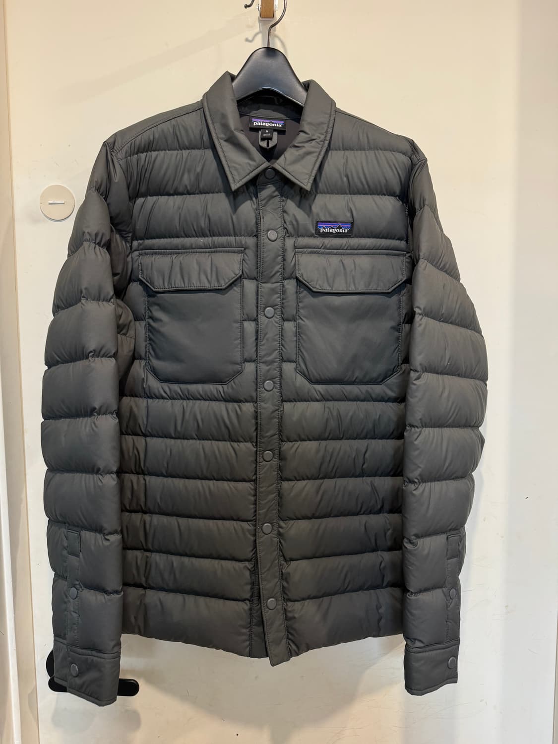 파타고니아 사일런트 남성 다운패딩 셔츠자켓 상품이미지2